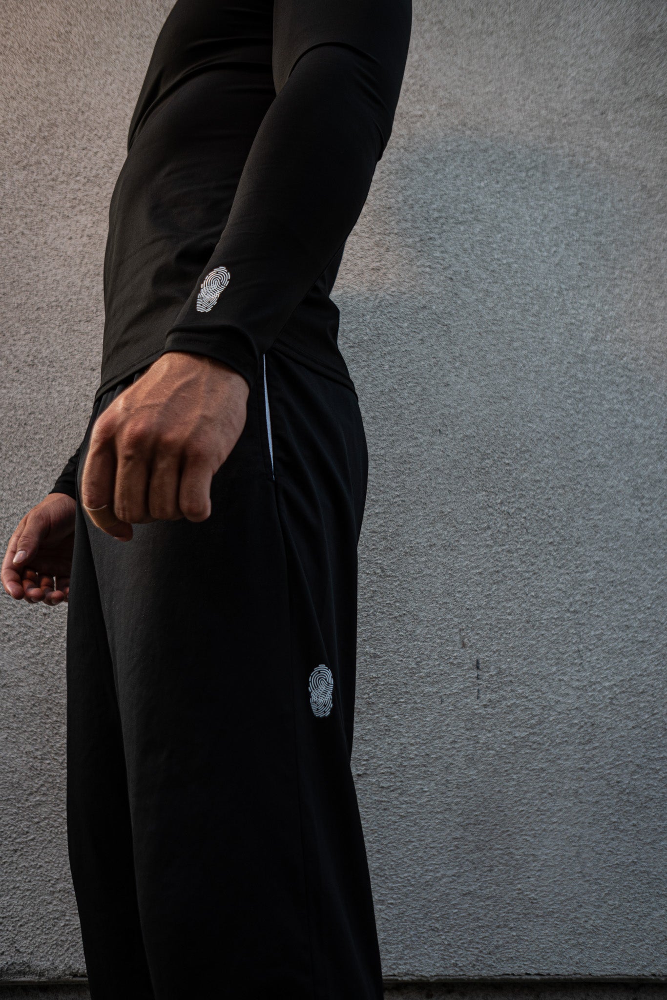 FINGER PRINT 3/4 SLIM FIT JOGGERS